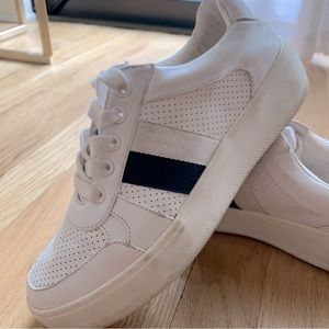 Steve Madden White Sneakers | Tennis Shoes | Size 7